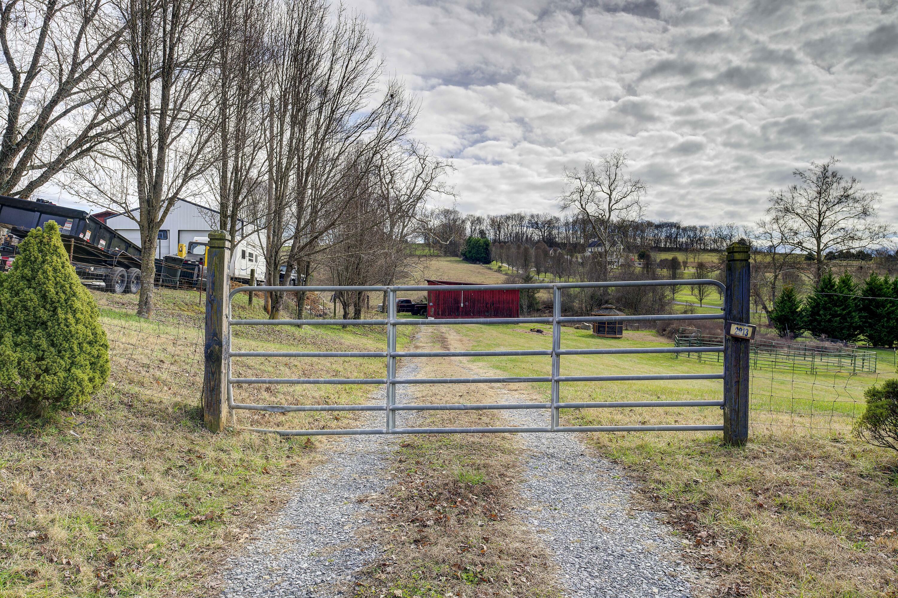 Property Photo:  2913 Old Stagecoach Road  TN 37659 