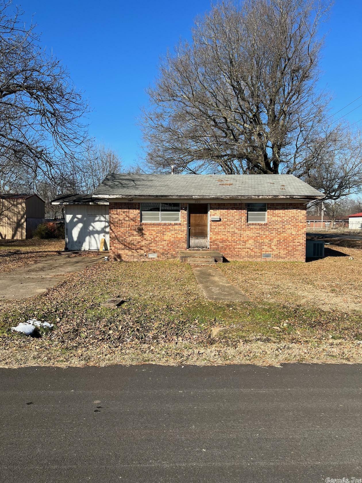 Property Photo:  223 NE 5th Street  AR 72476 