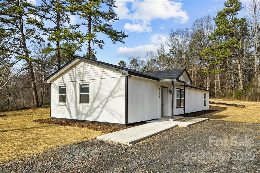 Property Photo:  6100 Lake Road  NC 28227 