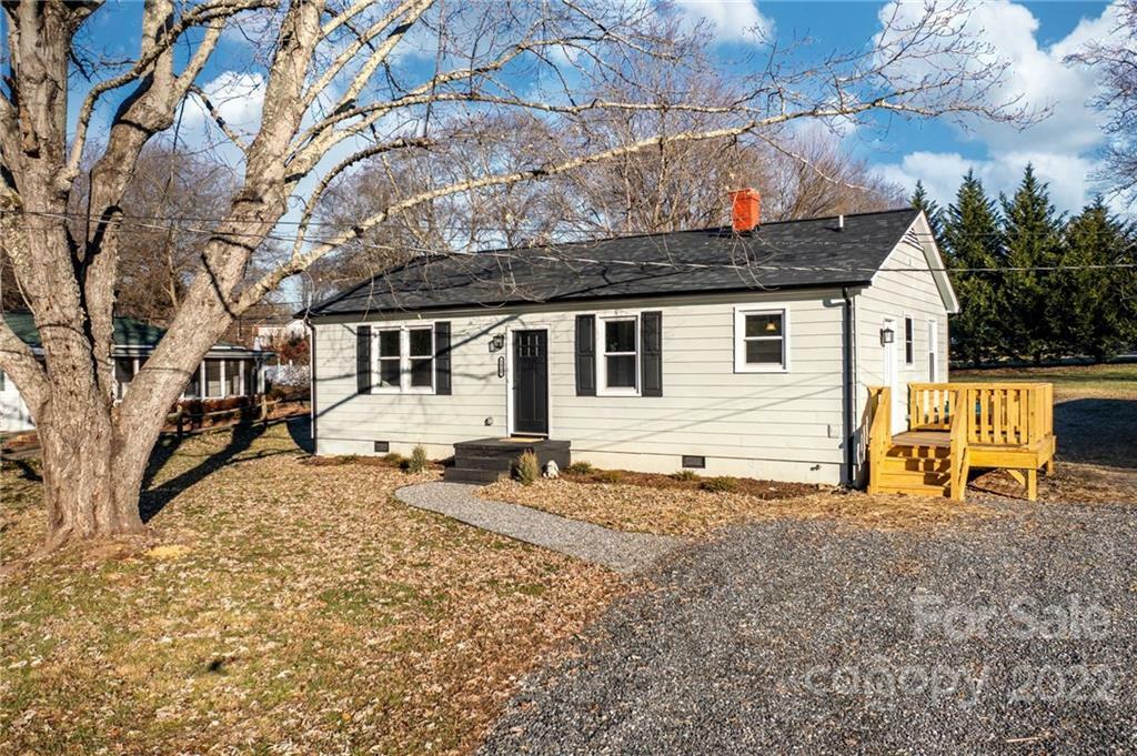 Property Photo:  1421 16th Avenue NE  NC 28601 