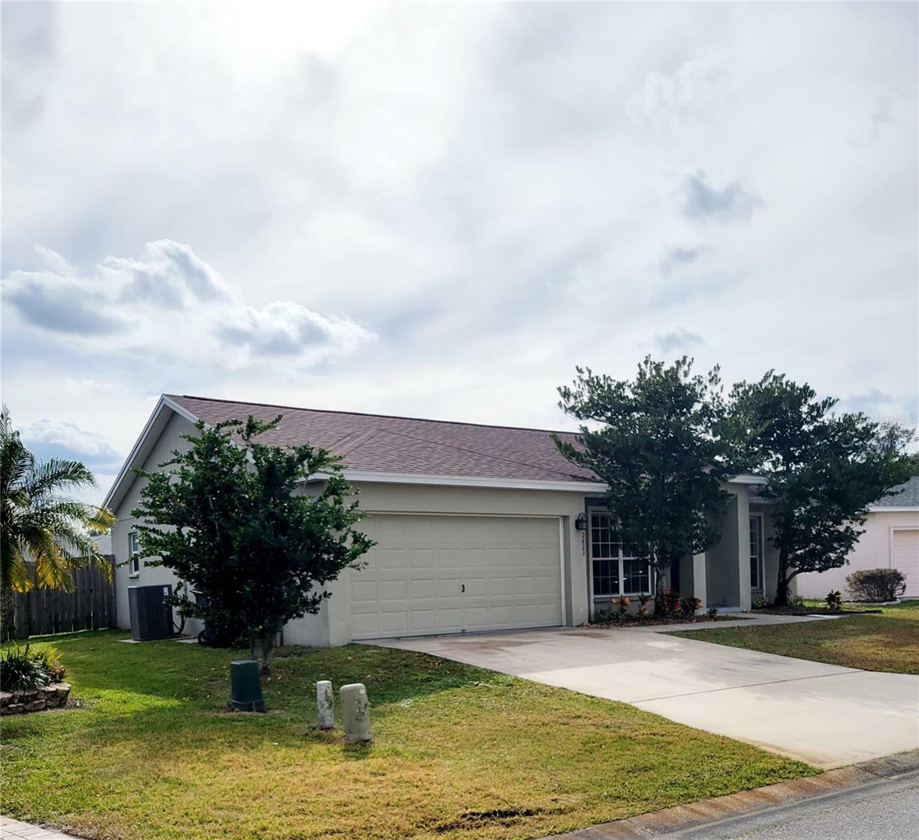 Property Photo:  2823 Stonewood Circle  FL 33810 