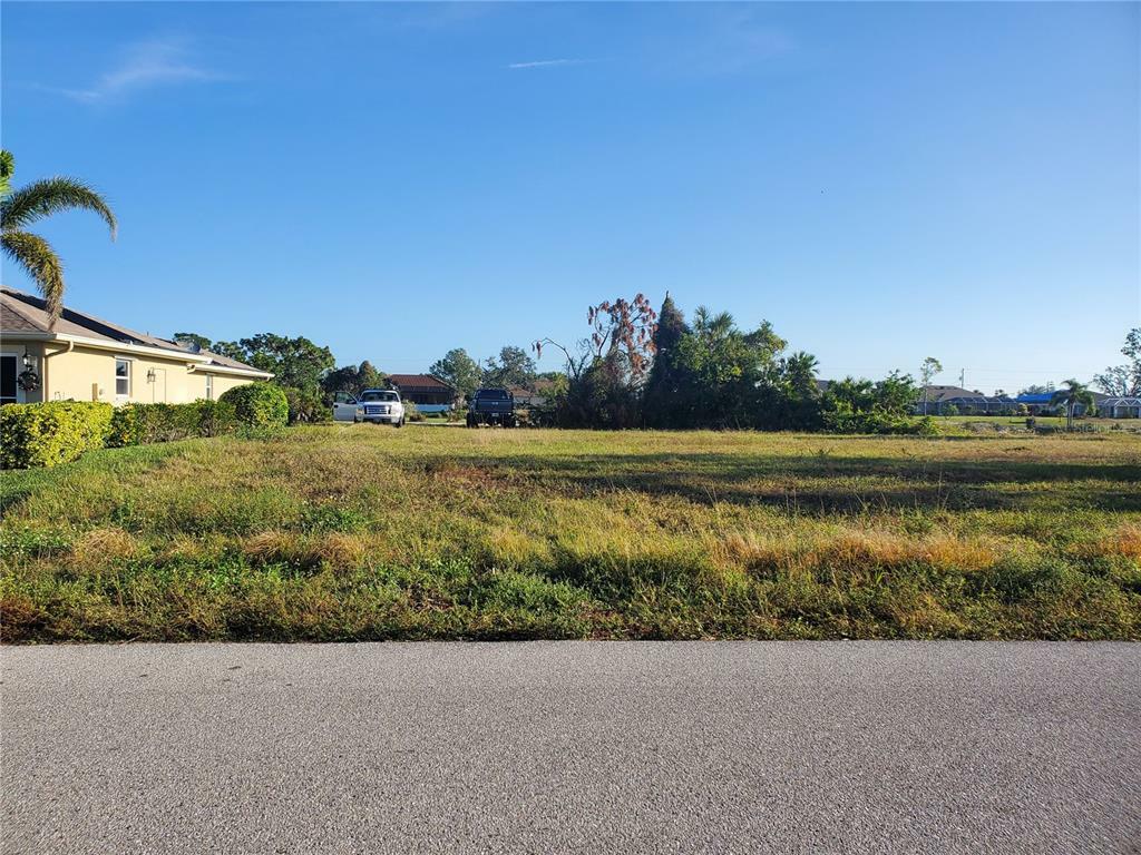 Property Photo:  38 Fairway Road  FL 33947 