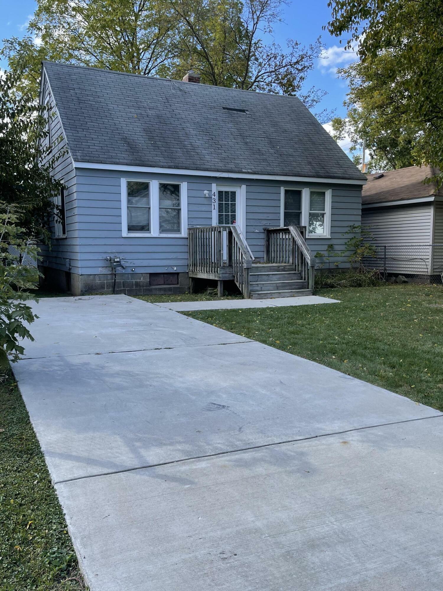 431 N Deerfield Avenue  Lansing MI 48917 photo