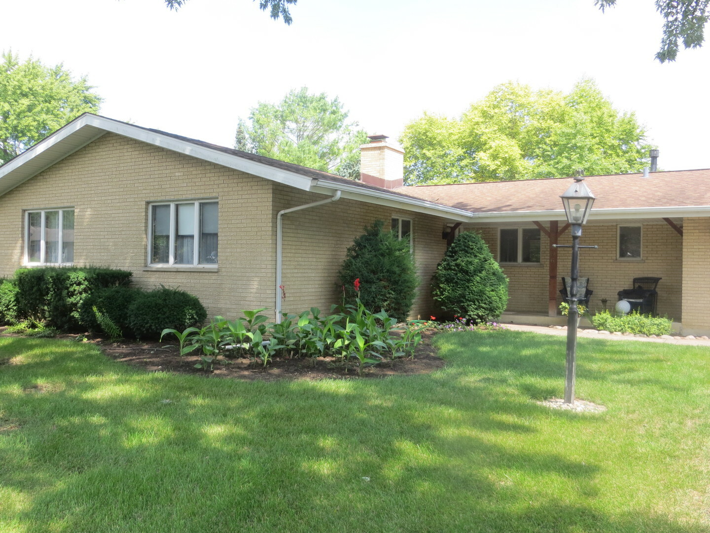 Property Photo:  1406 S Regan Road  IL 60451 