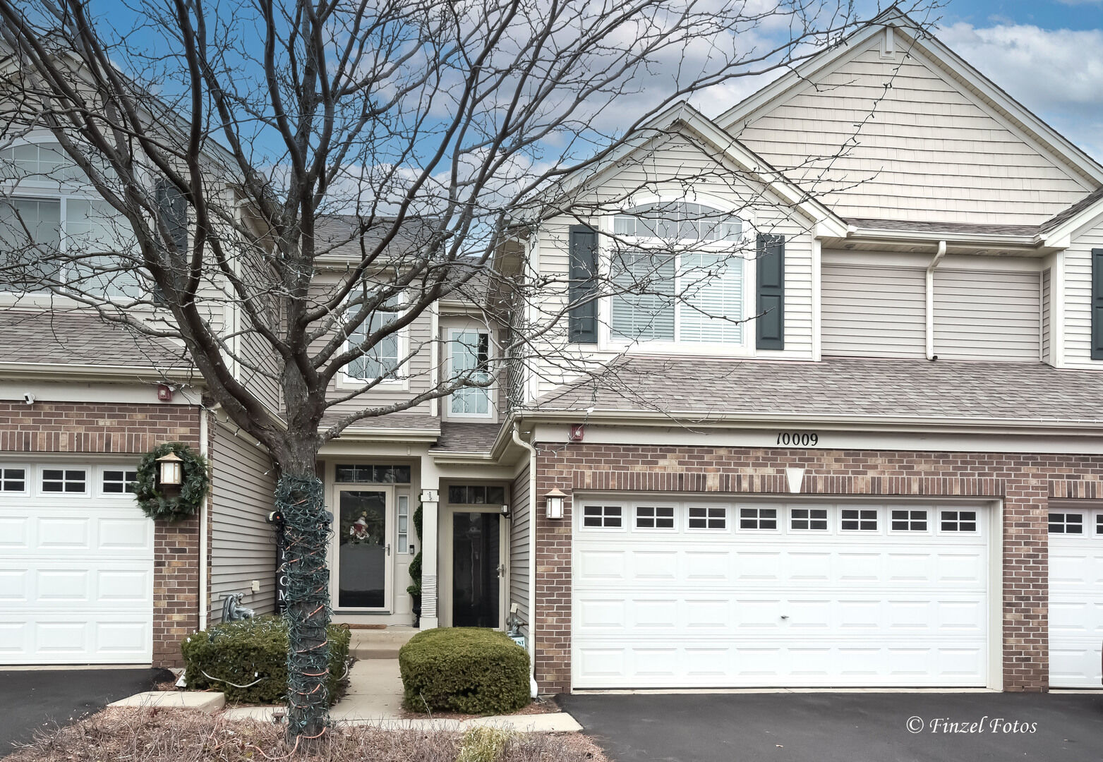 Property Photo: 10009 Cummings Street IL 60142