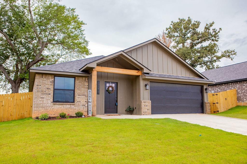 Property Photo:  17010 Crossing Circle  TX 75771 