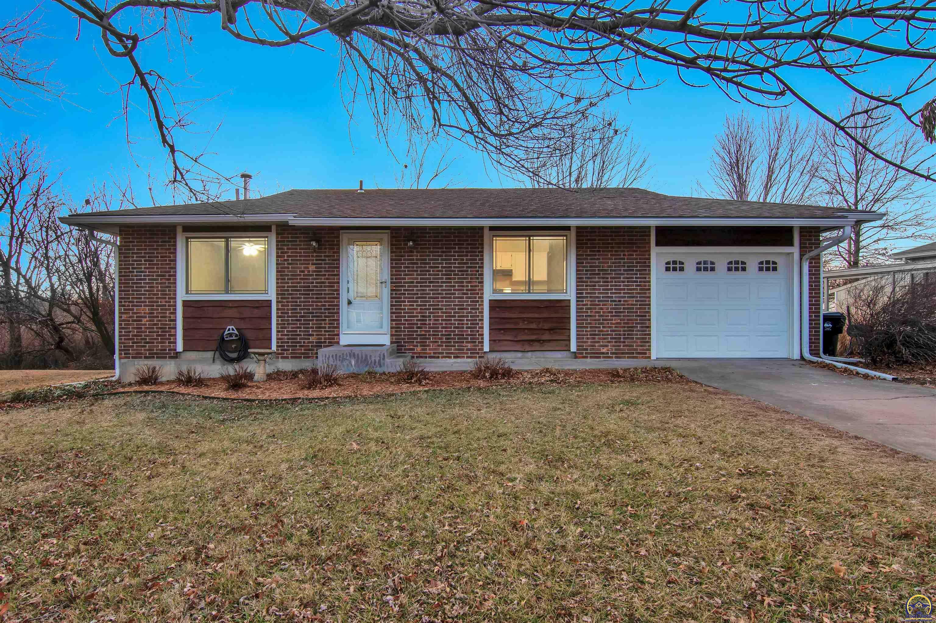 Property Photo:  2831 SW Tutbury Town Ct  KS 66614 