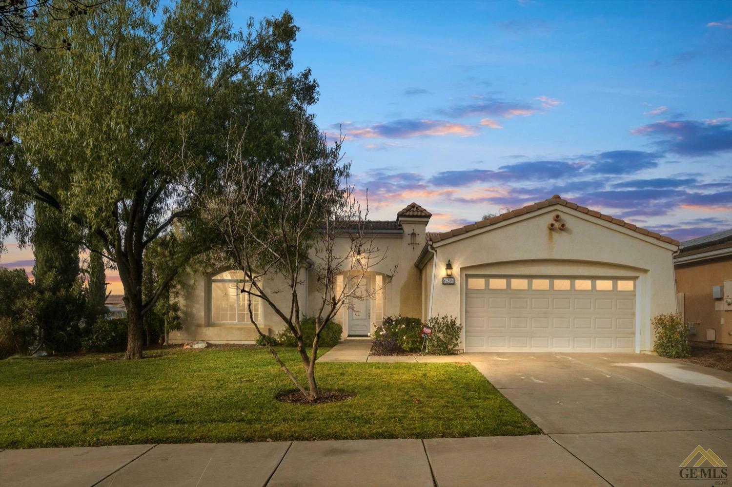 Property Photo:  6216 Barcelona Drive  CA 93306 