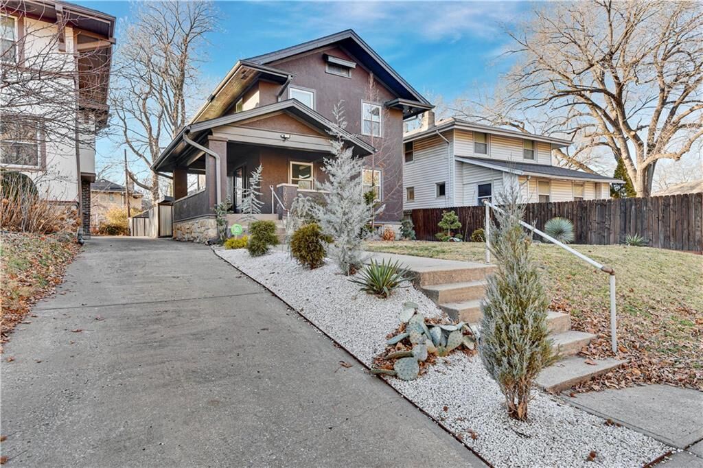 Property Photo: 3606 Pennsylvania Avenue MO 64111
