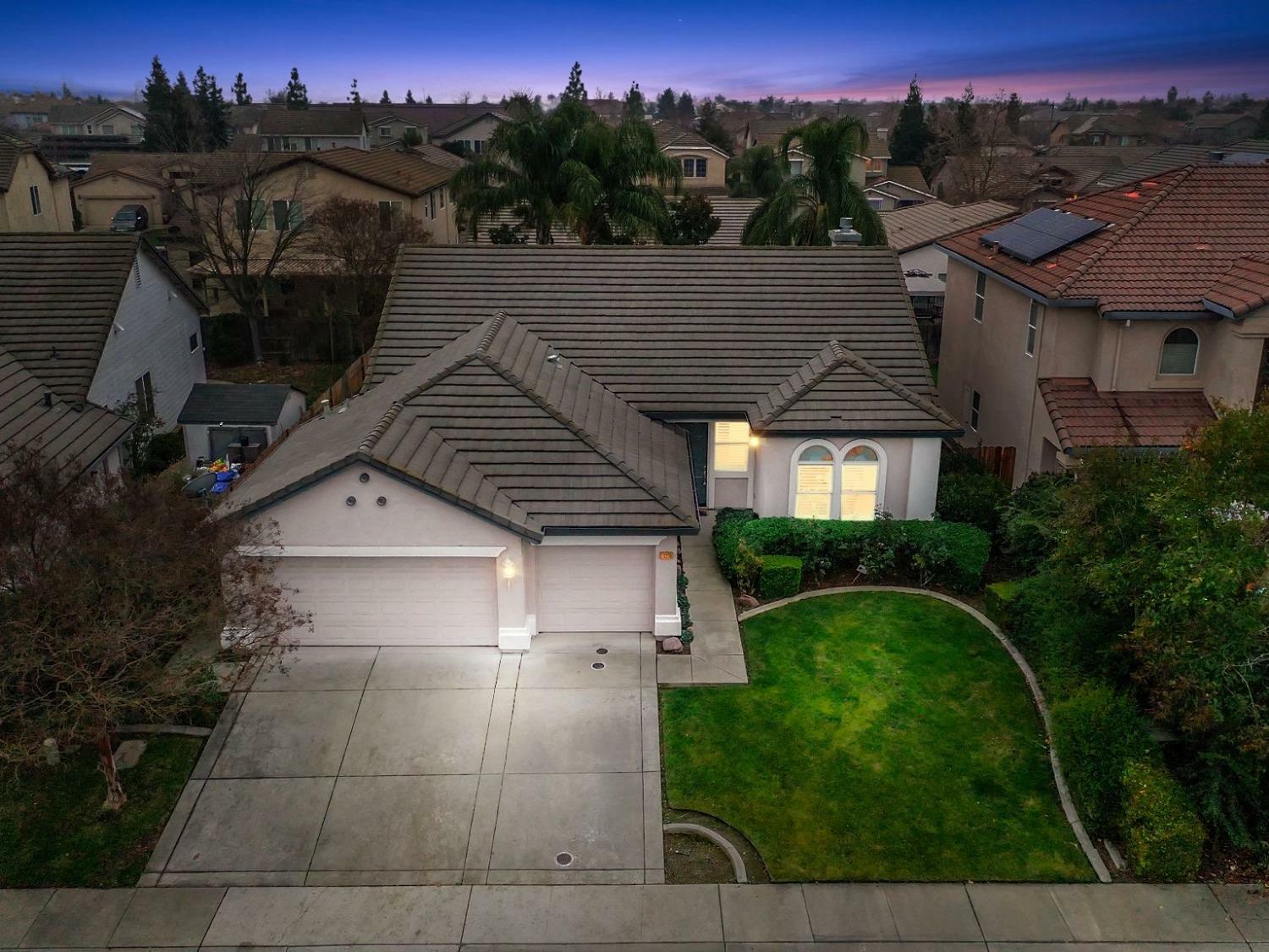 Property Photo: 10258 Patti Way CA 95757