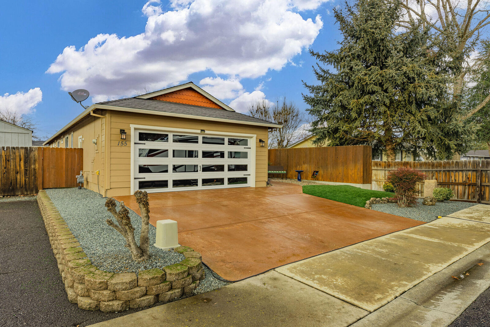 Property Photo: 155 Little Butte Drive OR 97524