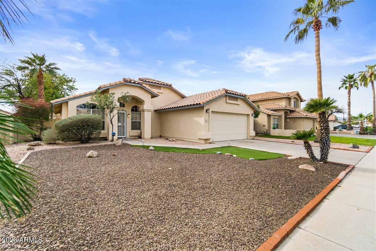 Property Photo: 1327 W Maria Lane AZ 85284
