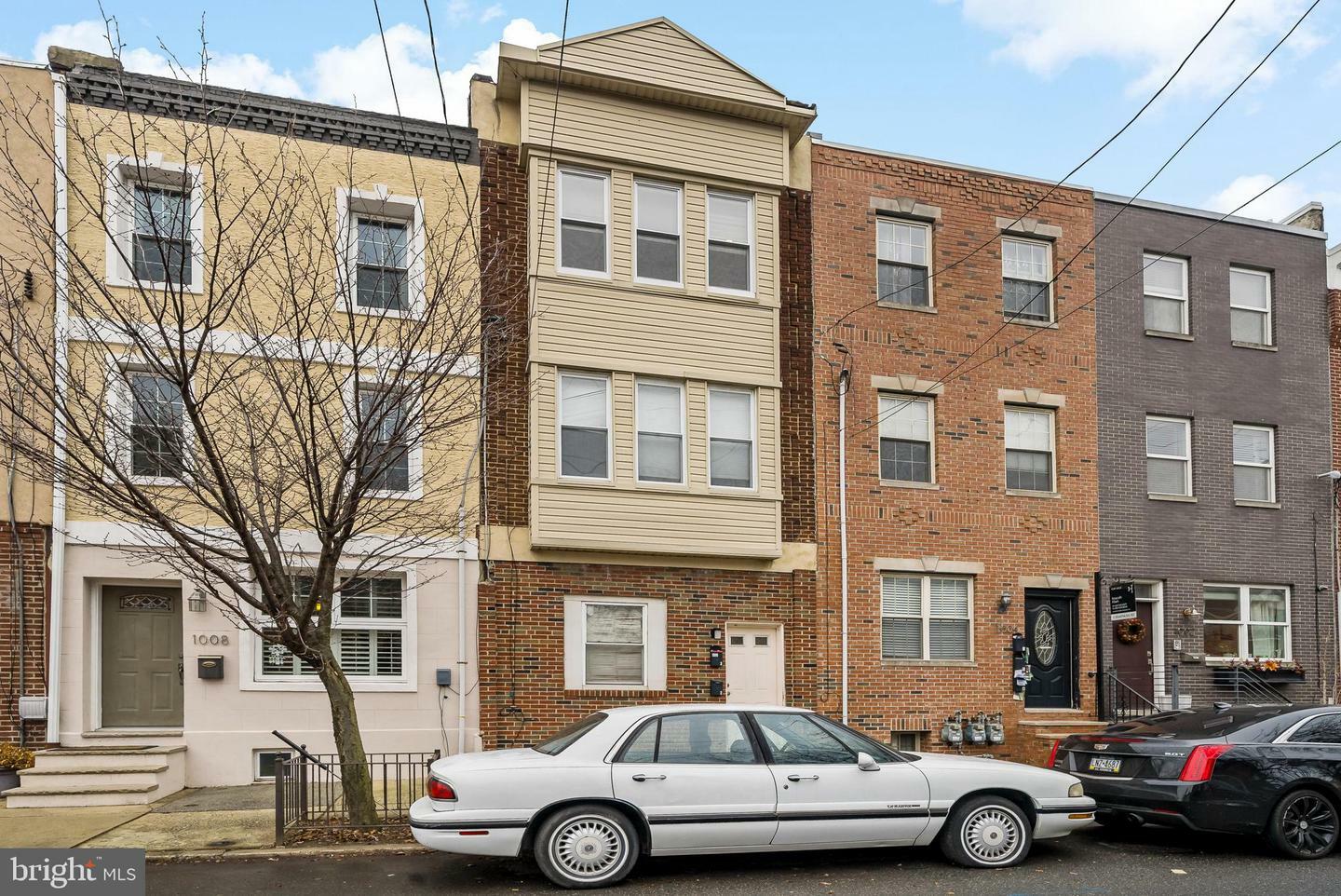 Property Photo:  1006 S 5th Street 3rd Floor  PA 19147 