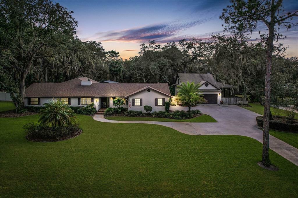 Property Photo:  4304 Emmaus Road  FL 34731 