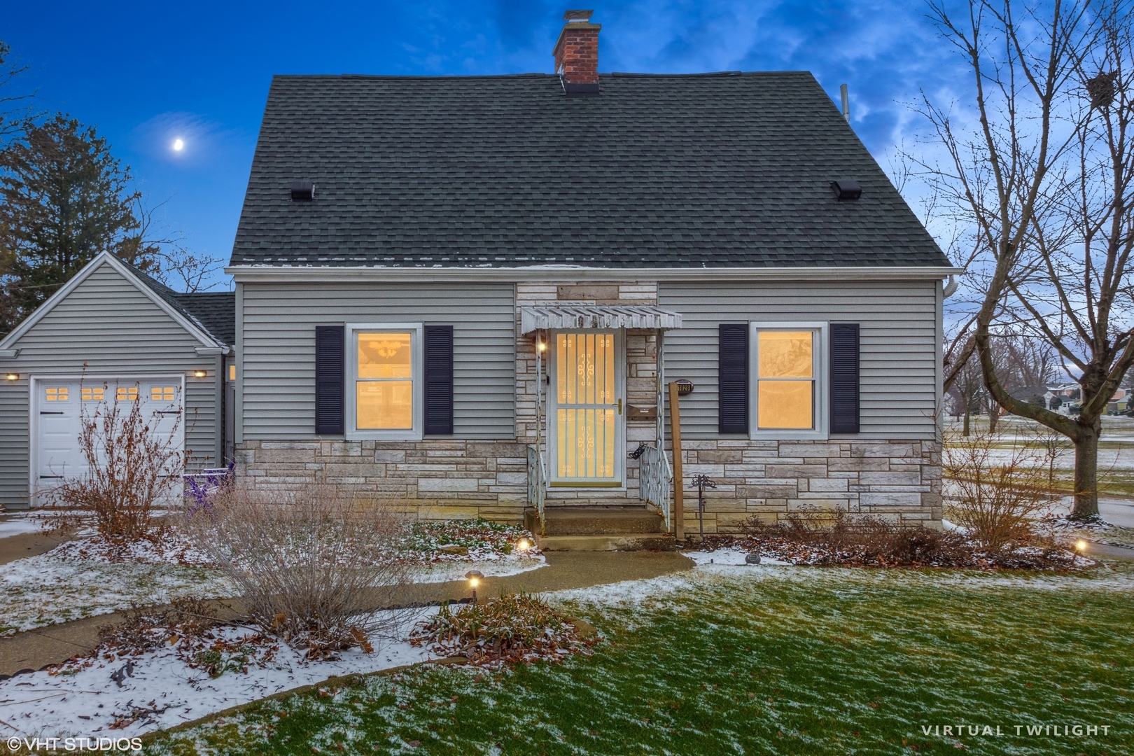 Property Photo: 1828 E Gate Parkway IL 61108