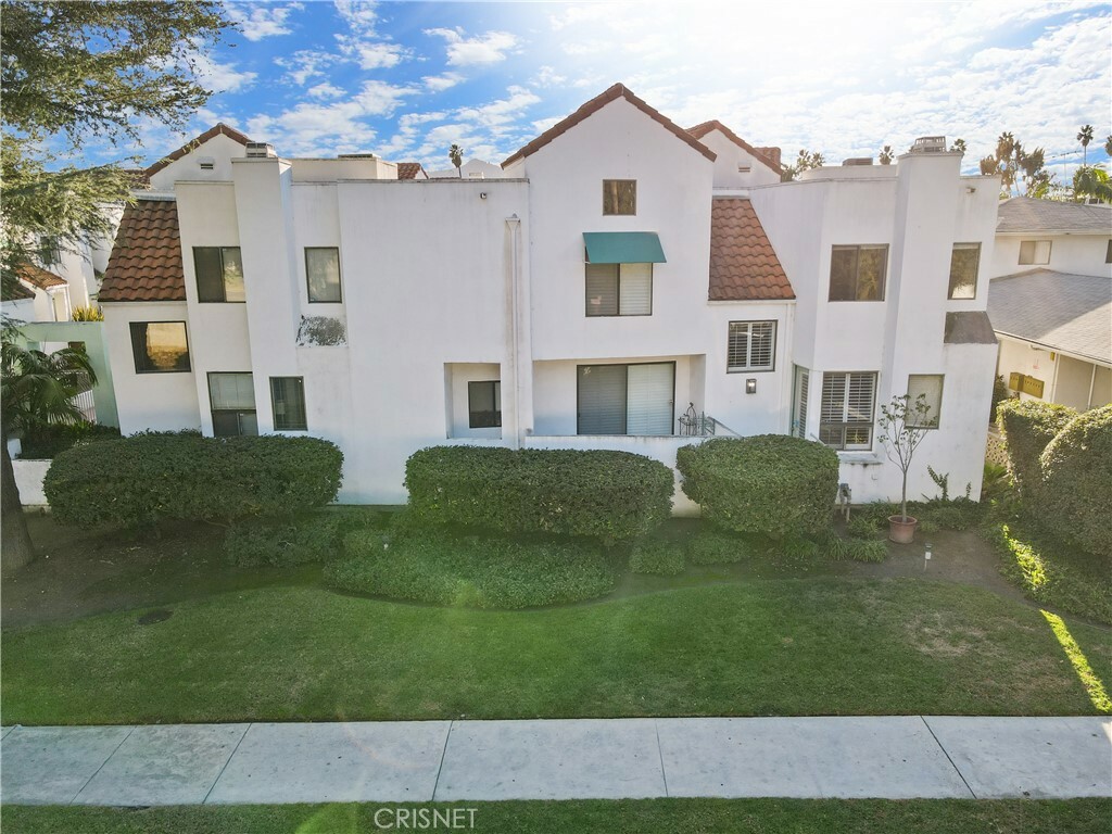 Property Photo:  1340 Glenwood Road 14  CA 91201 