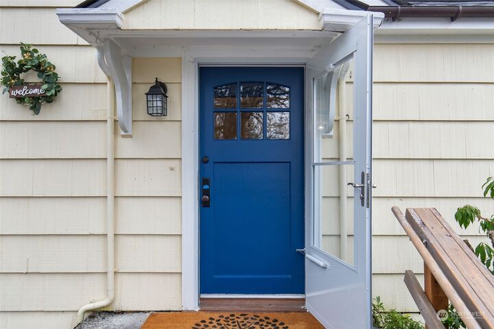 Property Photo: 16421 Vashon Highway SW WA 98070