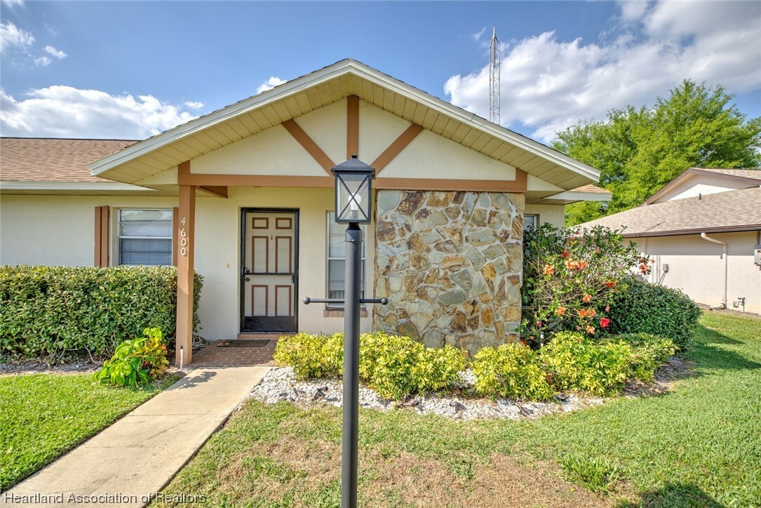 Property Photo:  4600 Mercado Drive  FL 33872 