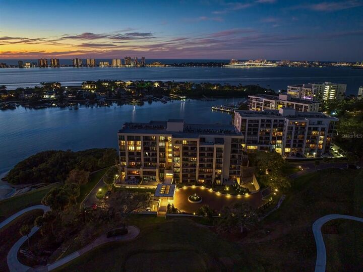 Property Photo: 4 Belleview Boulevard 703 FL 33756