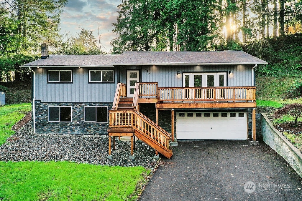 Property Photo:  117 Inglewood Drive  WA 98632 