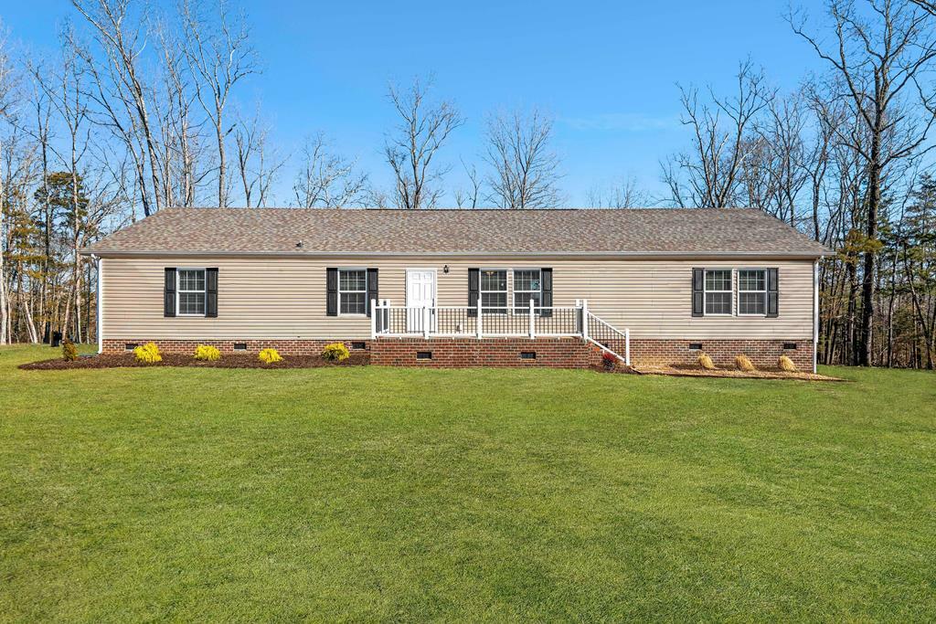 Property Photo:  723 Farmville Lake Rd  VA 23901 