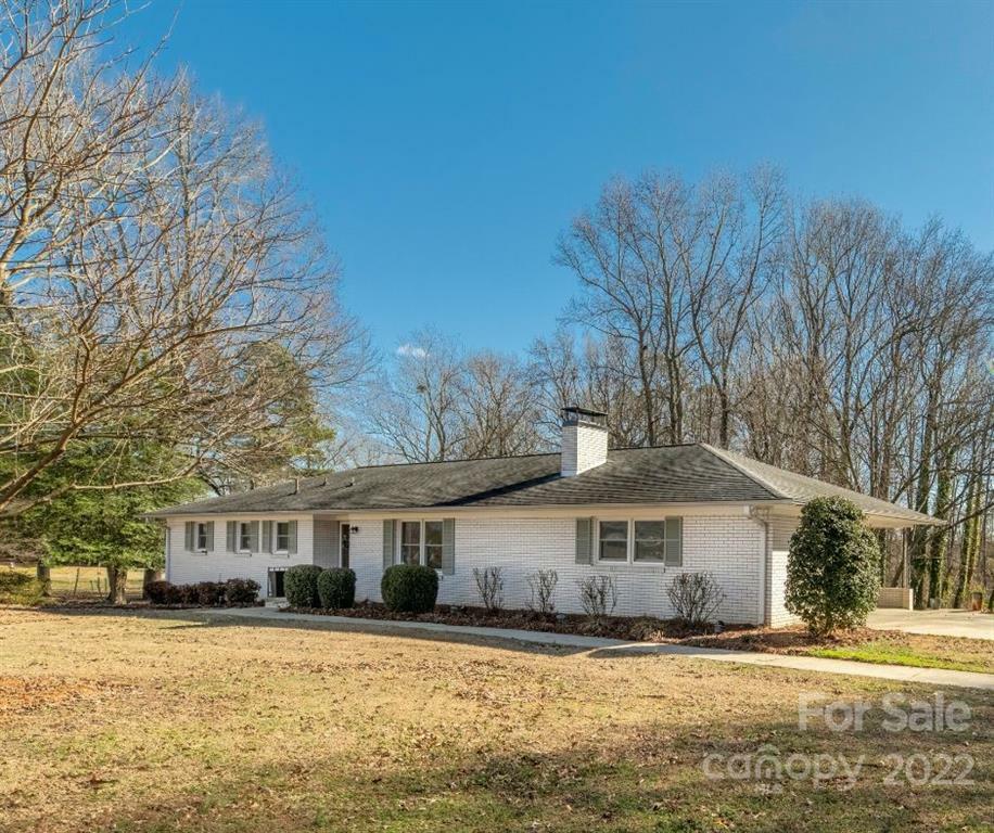 Property Photo:  2714 Mt Holly Huntersville Road  NC 28214 