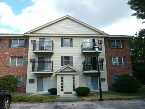 Property Photo: 914 St. James Place U914 NH 03062