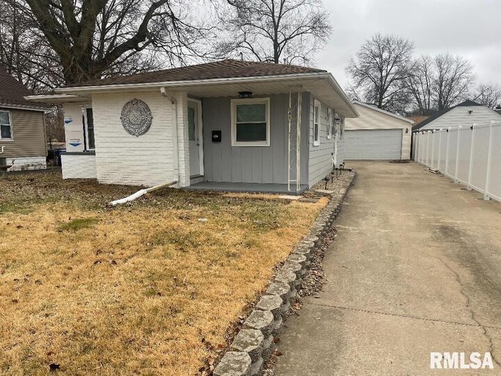 1418 E Seiberling Avenue  Peoria Heights IL 61612 photo