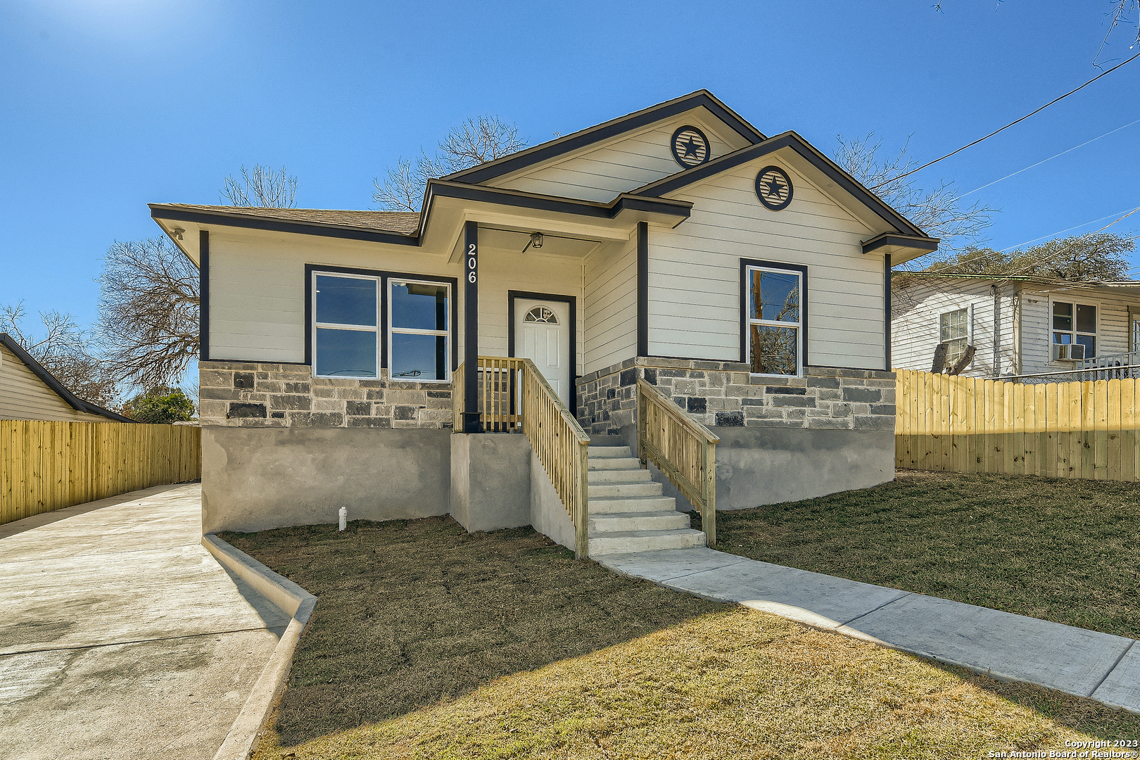 Property Photo:  206 Chickering Ave  TX 78210 