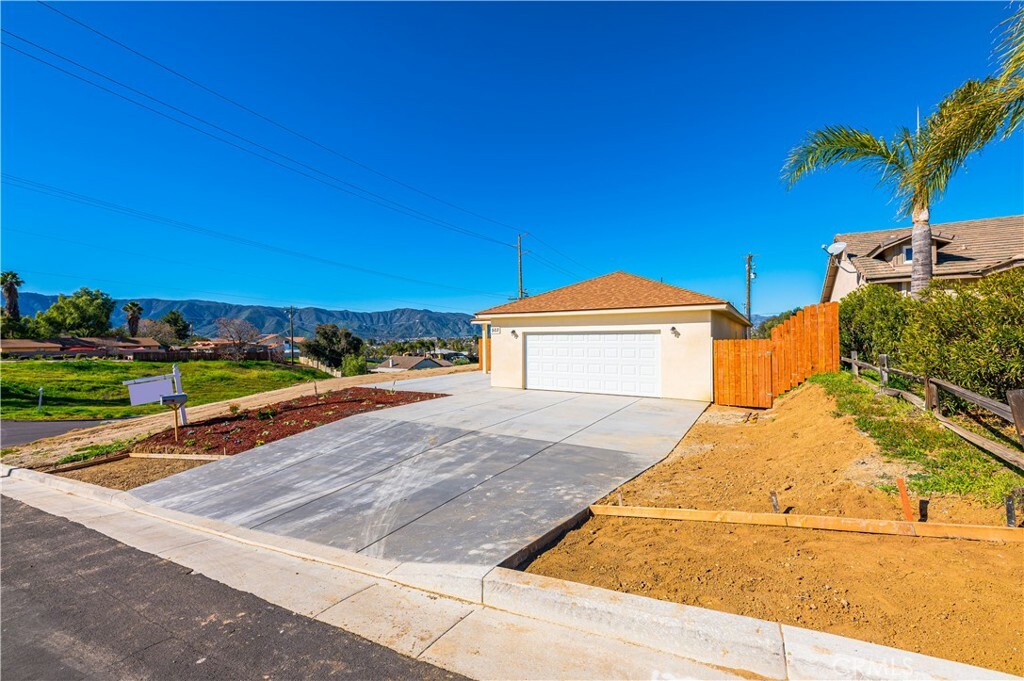 Property Photo: 503 Granite CA 92530
