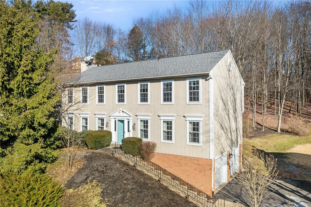 Property Photo:  105 Valley Forge Drive  PA 16066 