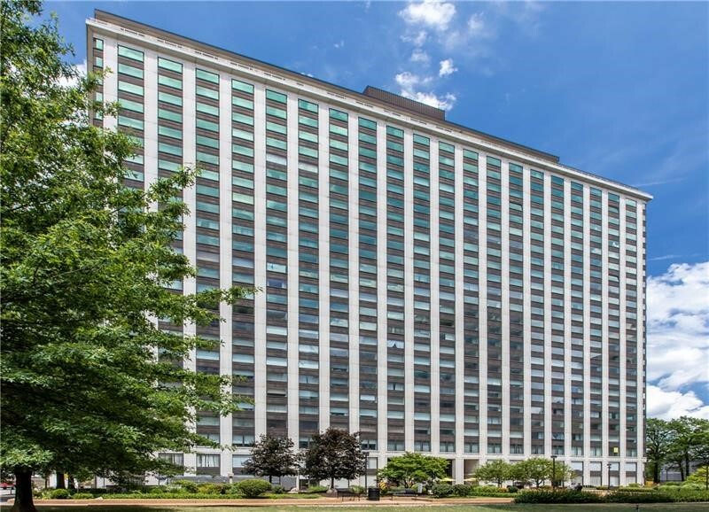 Property Photo: 320 Fort Duquesne Blvd 23E PA 15222