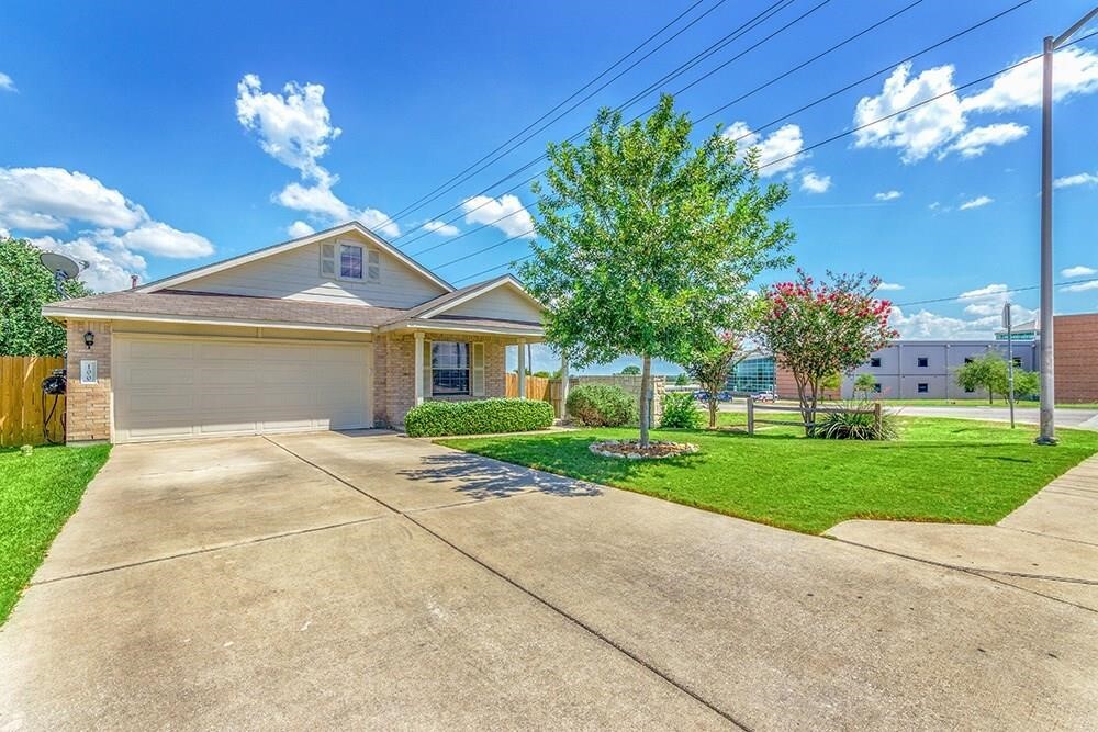 Property Photo: 100 Lake Washington Drive TX 78640