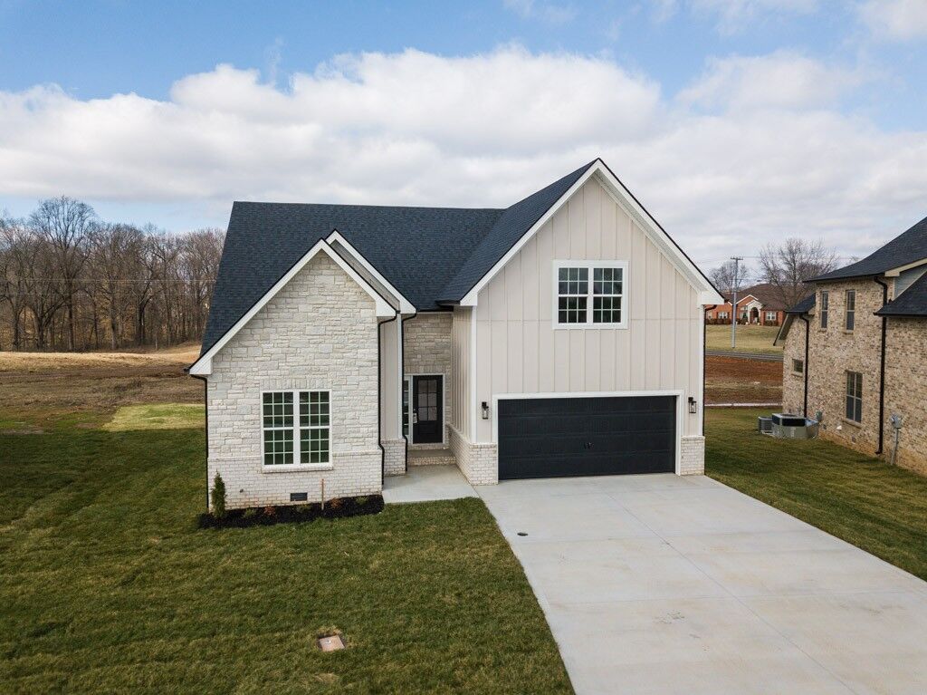 Property Photo: 20 The Oaks TN 37043