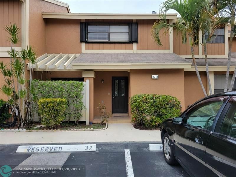 Property Photo:  2043 NW 45th Ave 511  FL 33066 