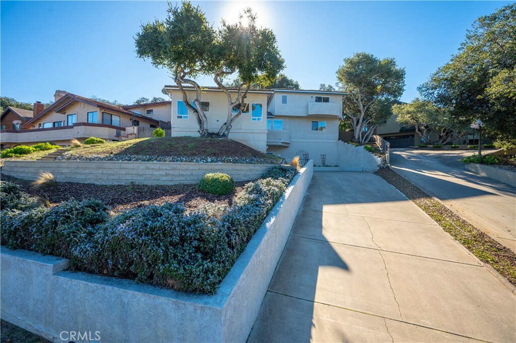 Property Photo:  932 Margarita Avenue  CA 93433 