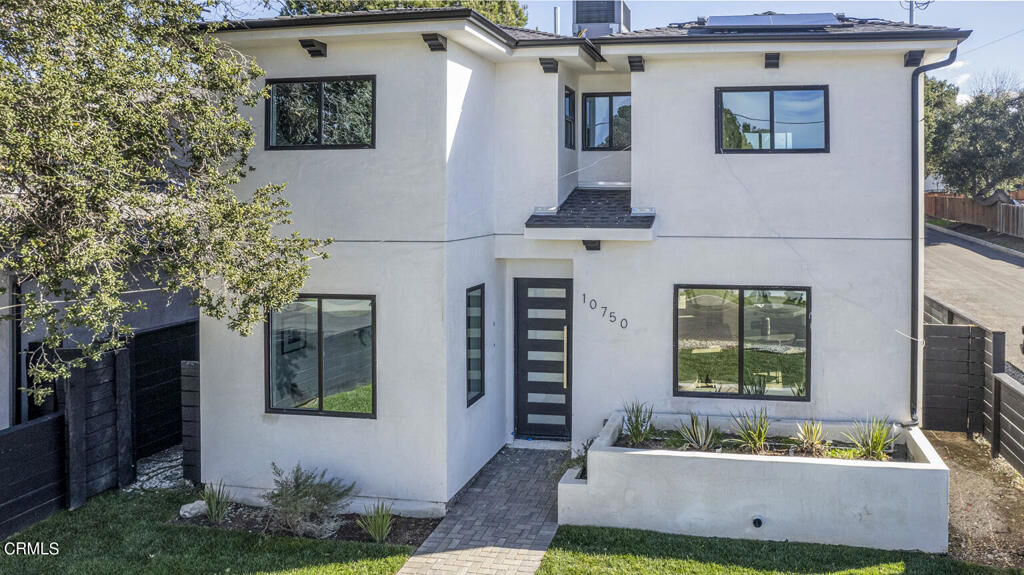 Property Photo: 10750 N Nassau Avenue CA 91040