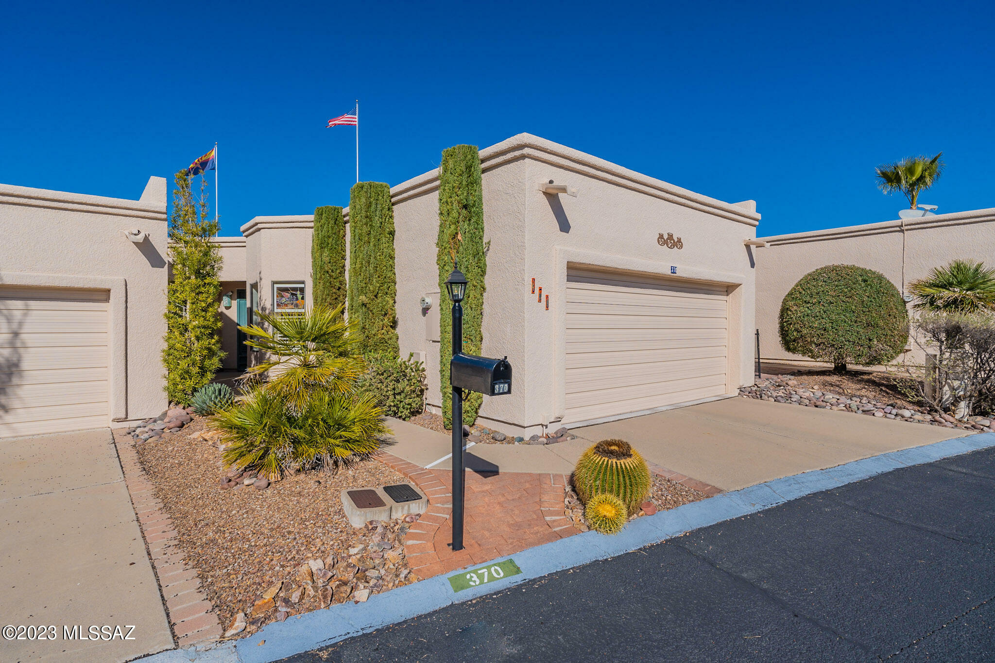 Property Photo:  370 S Placita La Paz  AZ 85614 