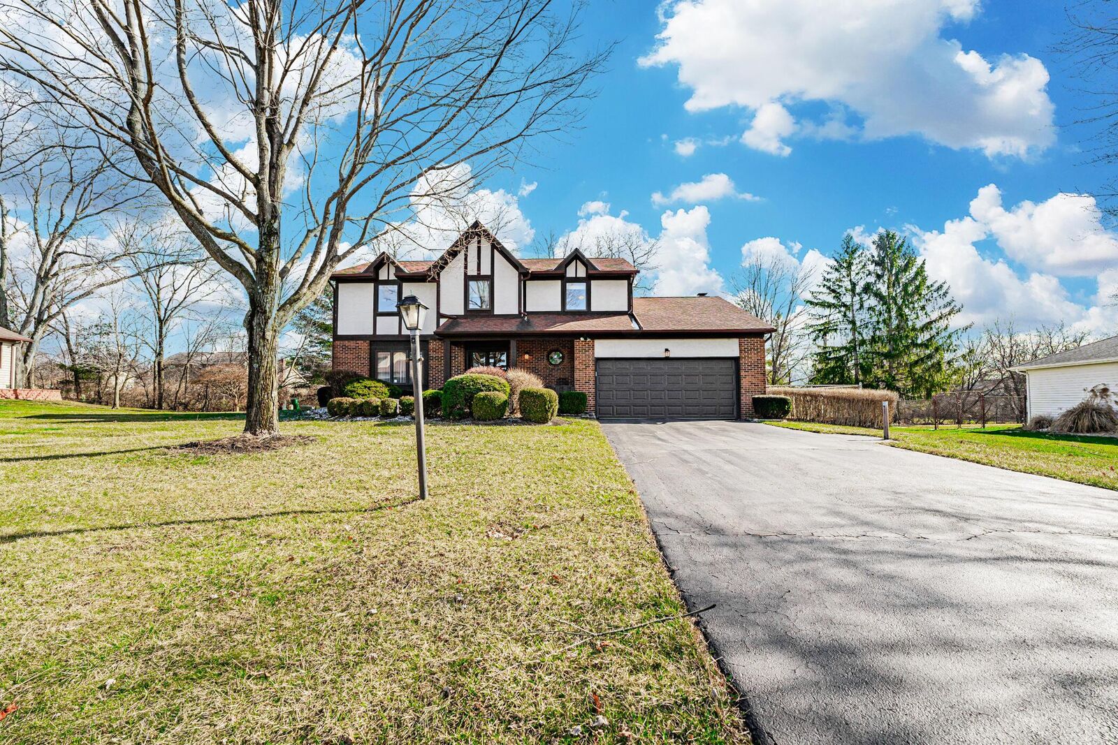 Property Photo:  10347 N Crosset Hill Drive  OH 43147 