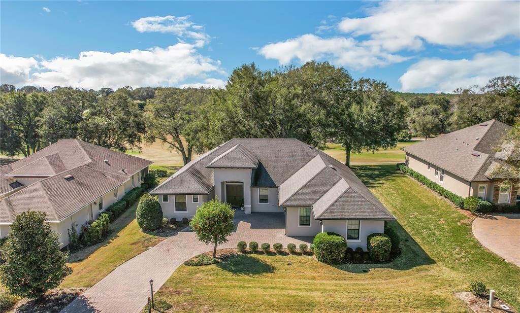 Property Photo: 5308 Meadow Hill Loop FL 32159
