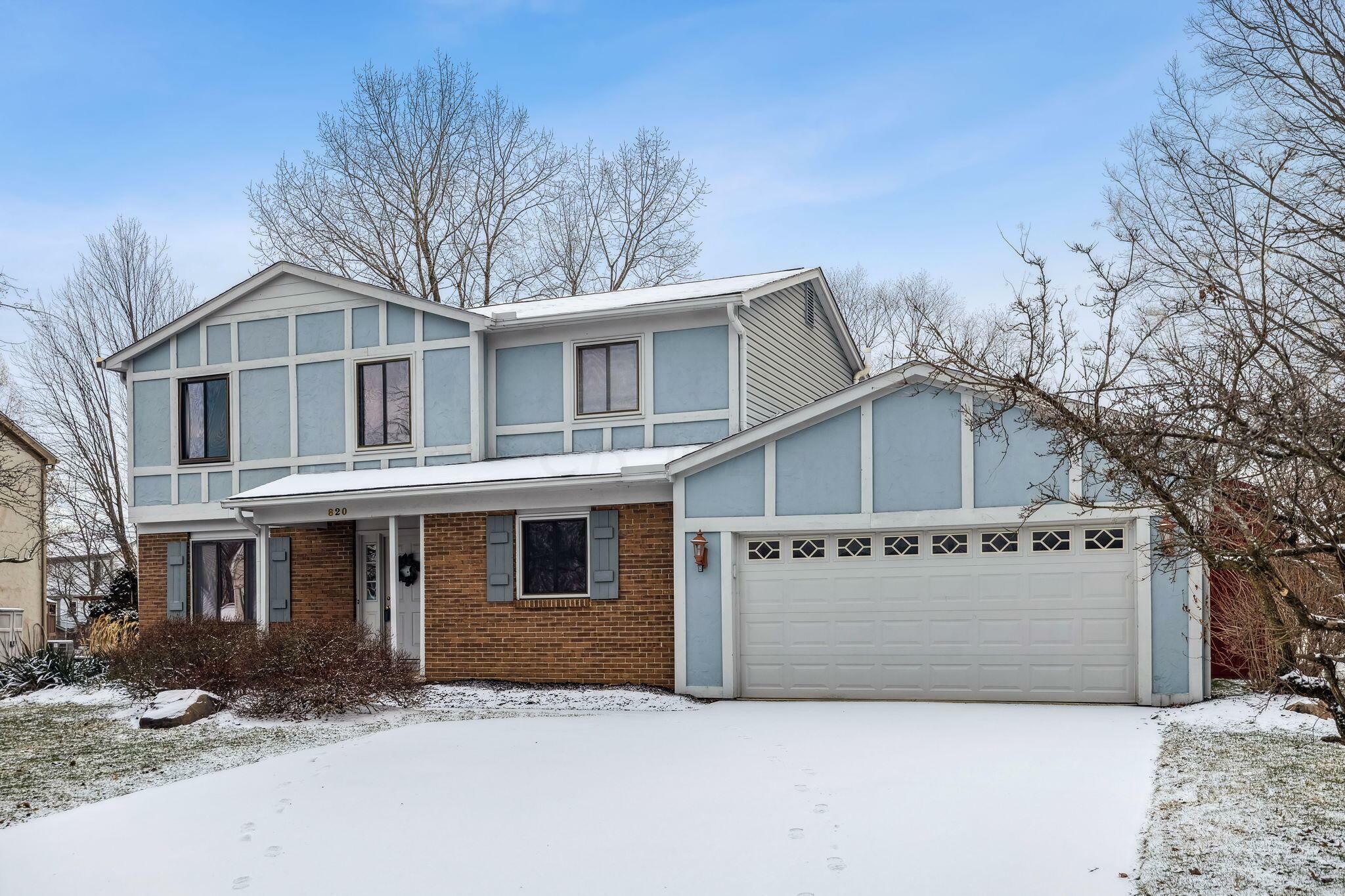 Property Photo: 820 Venetian Way OH 43230
