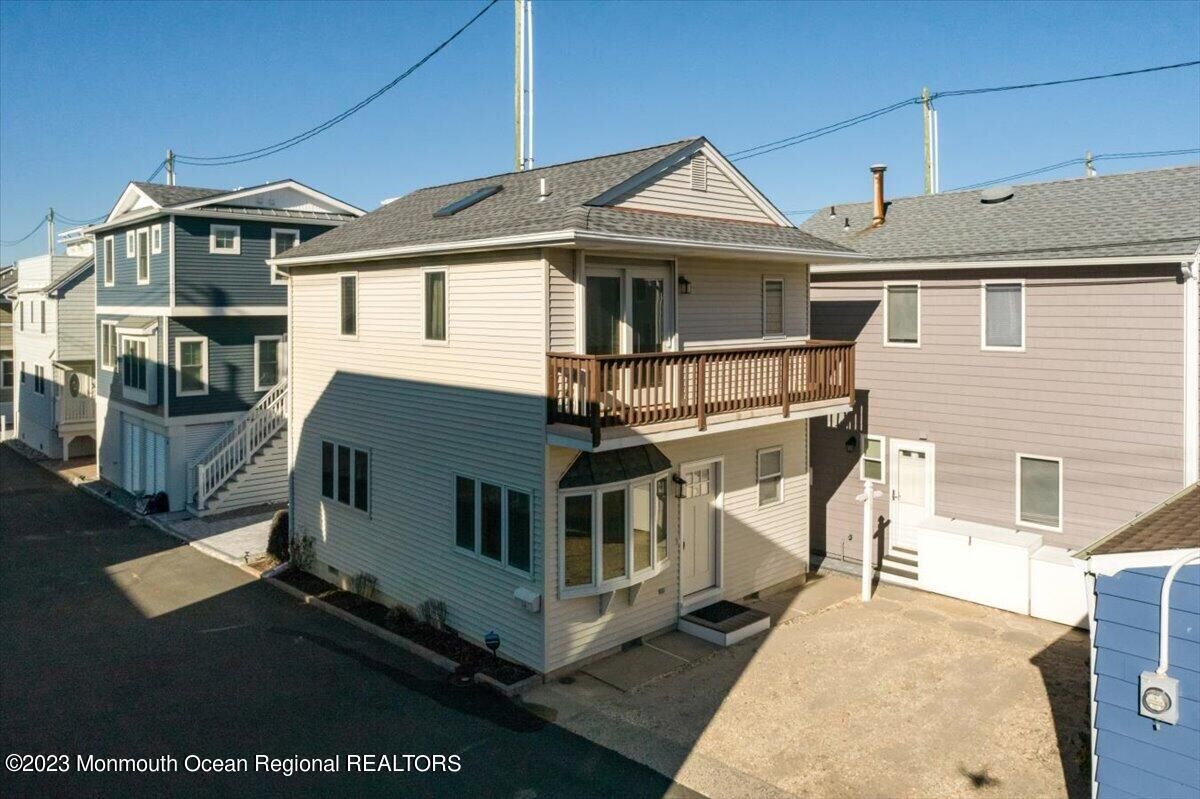 Property Photo:  14 E Surf Way  NJ 08735 
