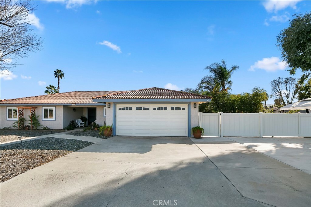 Property Photo:  23705 Canyon Lake Drive N  CA 92587 