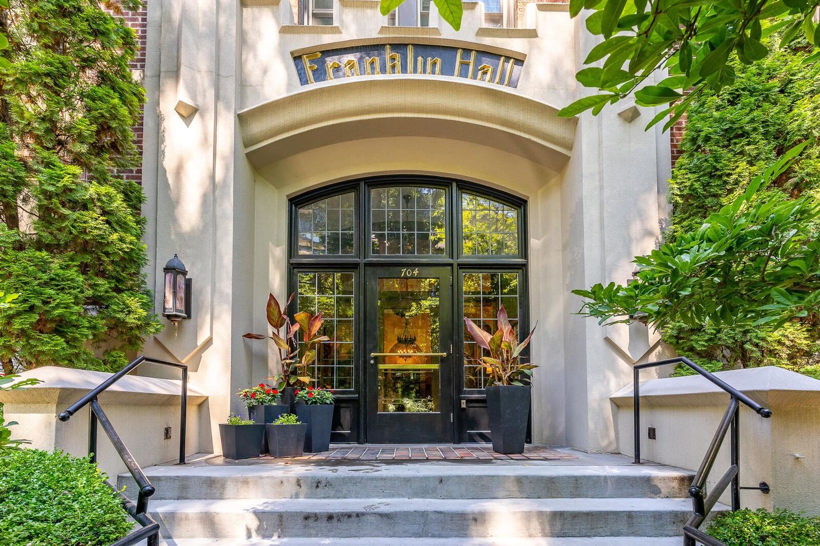 Property Photo: 704 W 6th Ave #502 WA 99204