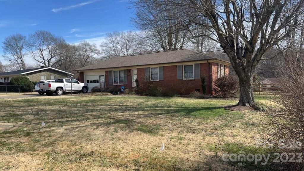 Property Photo: 111 Wendover Drive 8E NC 28092