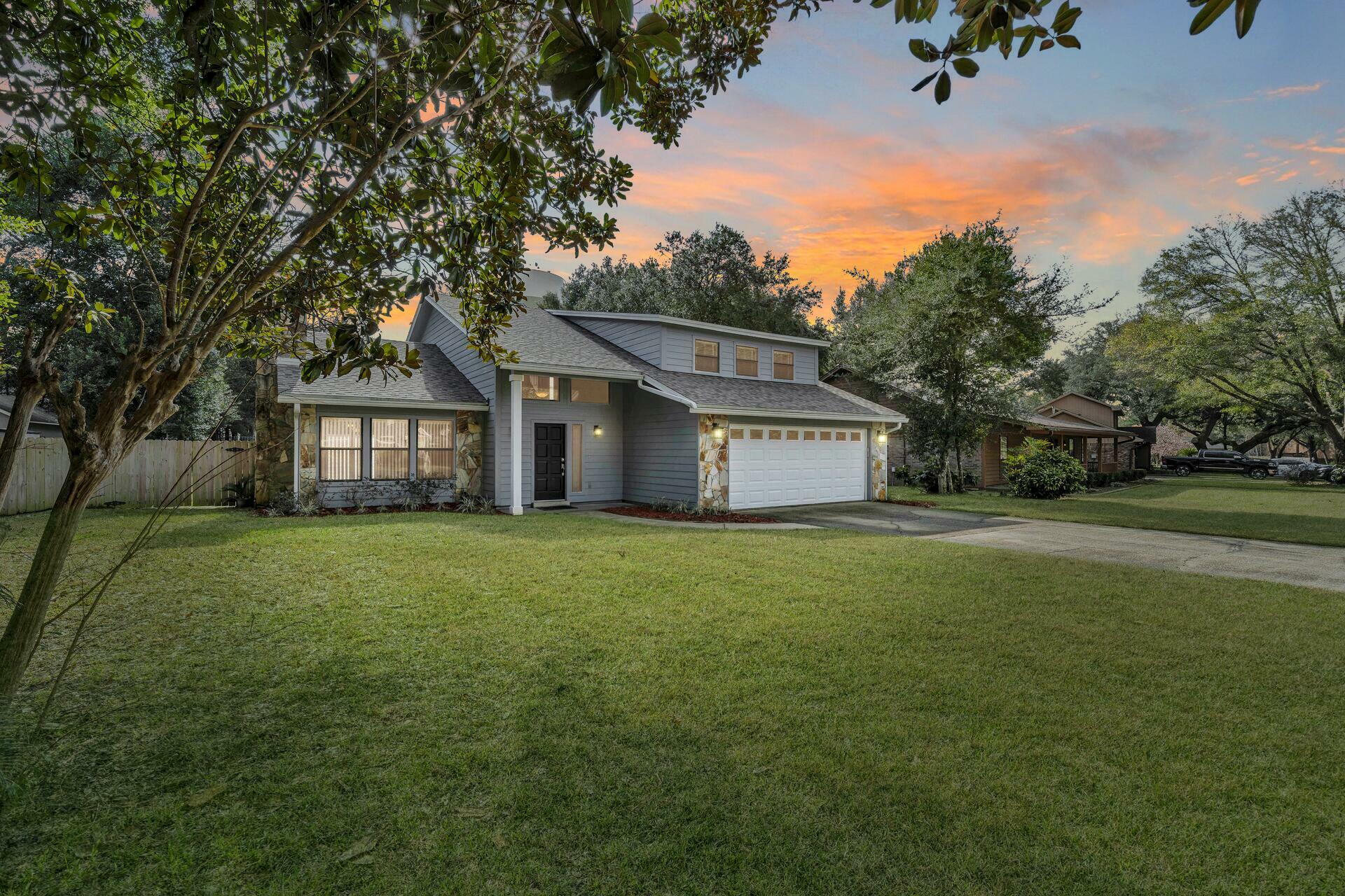 Property Photo:  211 Ruckel Drive  FL 32578 