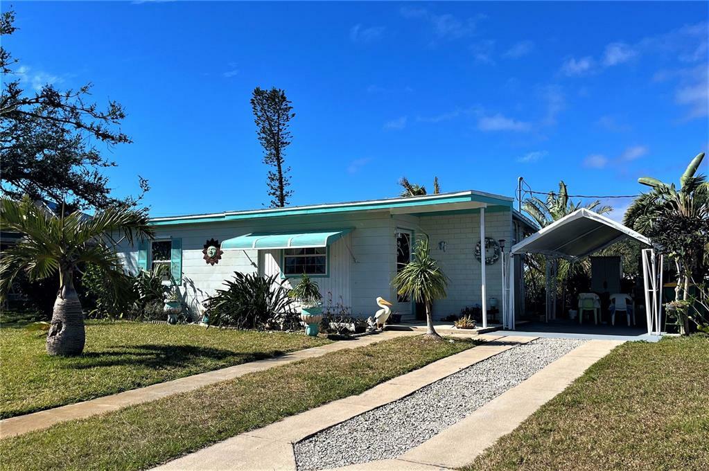 Property Photo:  840 Hibiscus Street NE  FL 33952 