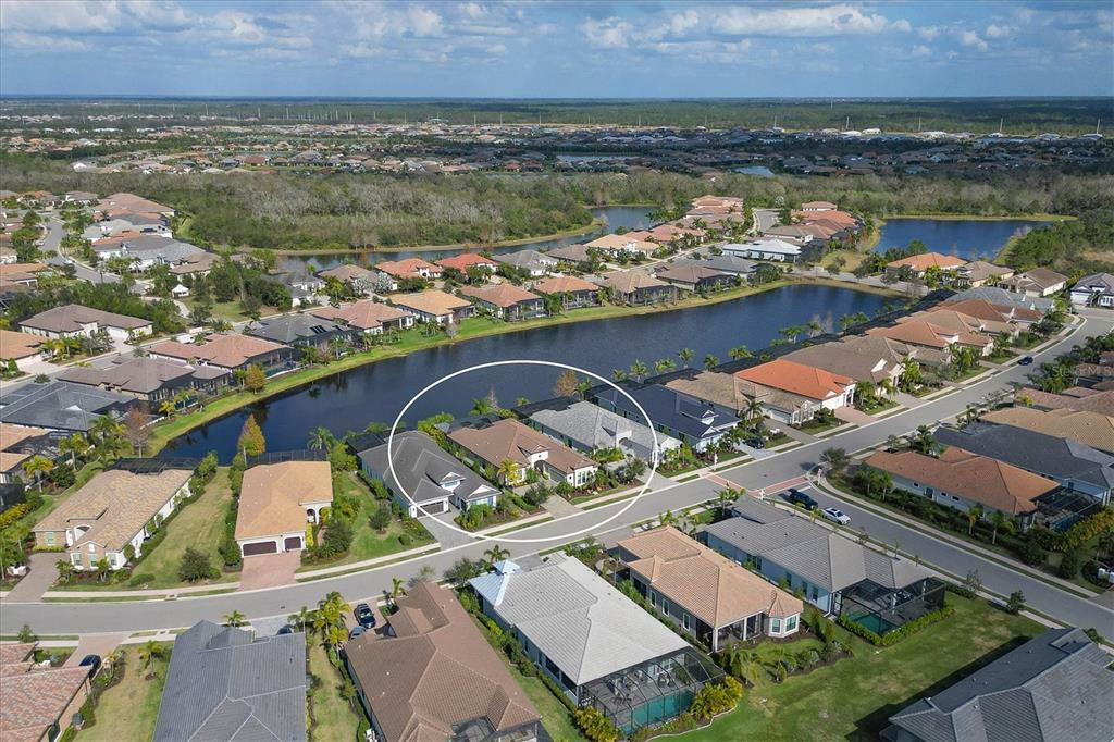 Property Photo: 16631 Collingtree Crossing FL 34202