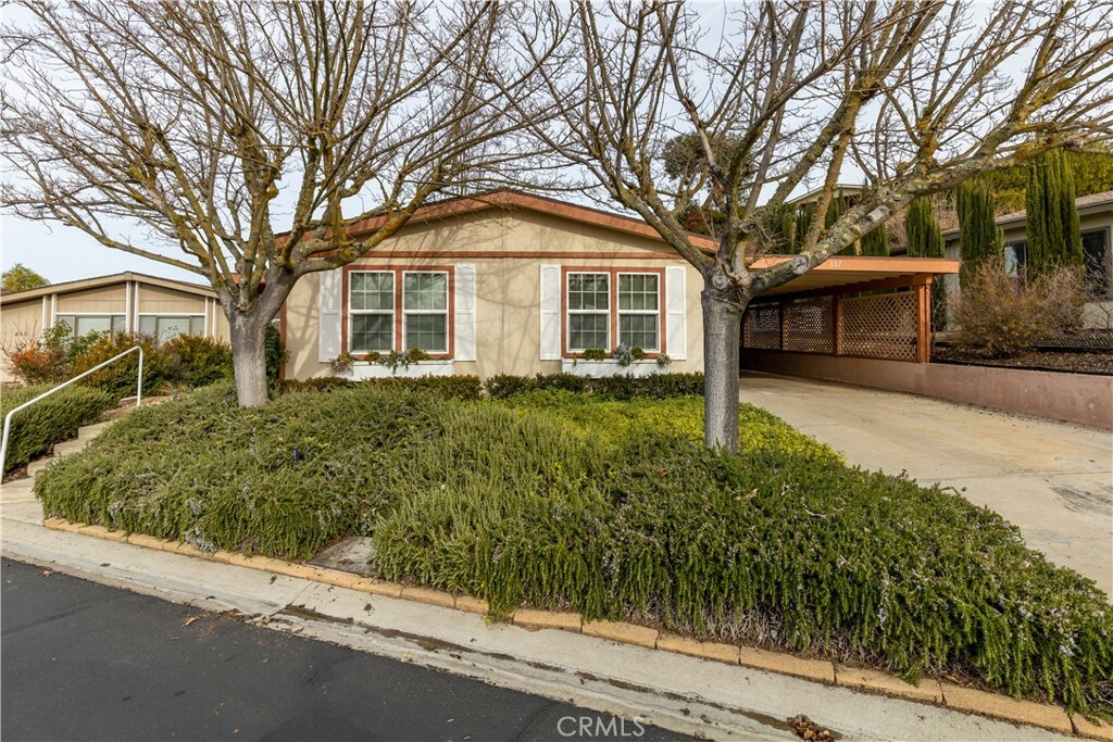 Property Photo:  337 Nightingale Avenue  CA 93446 