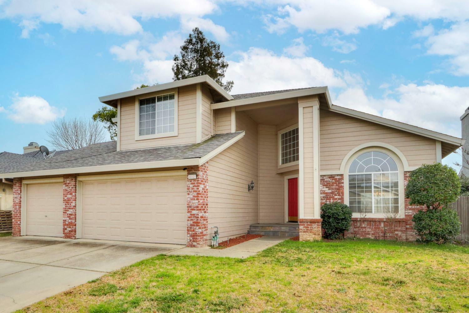 Property Photo:  8112 Helmsdale Drive  CA 95828 